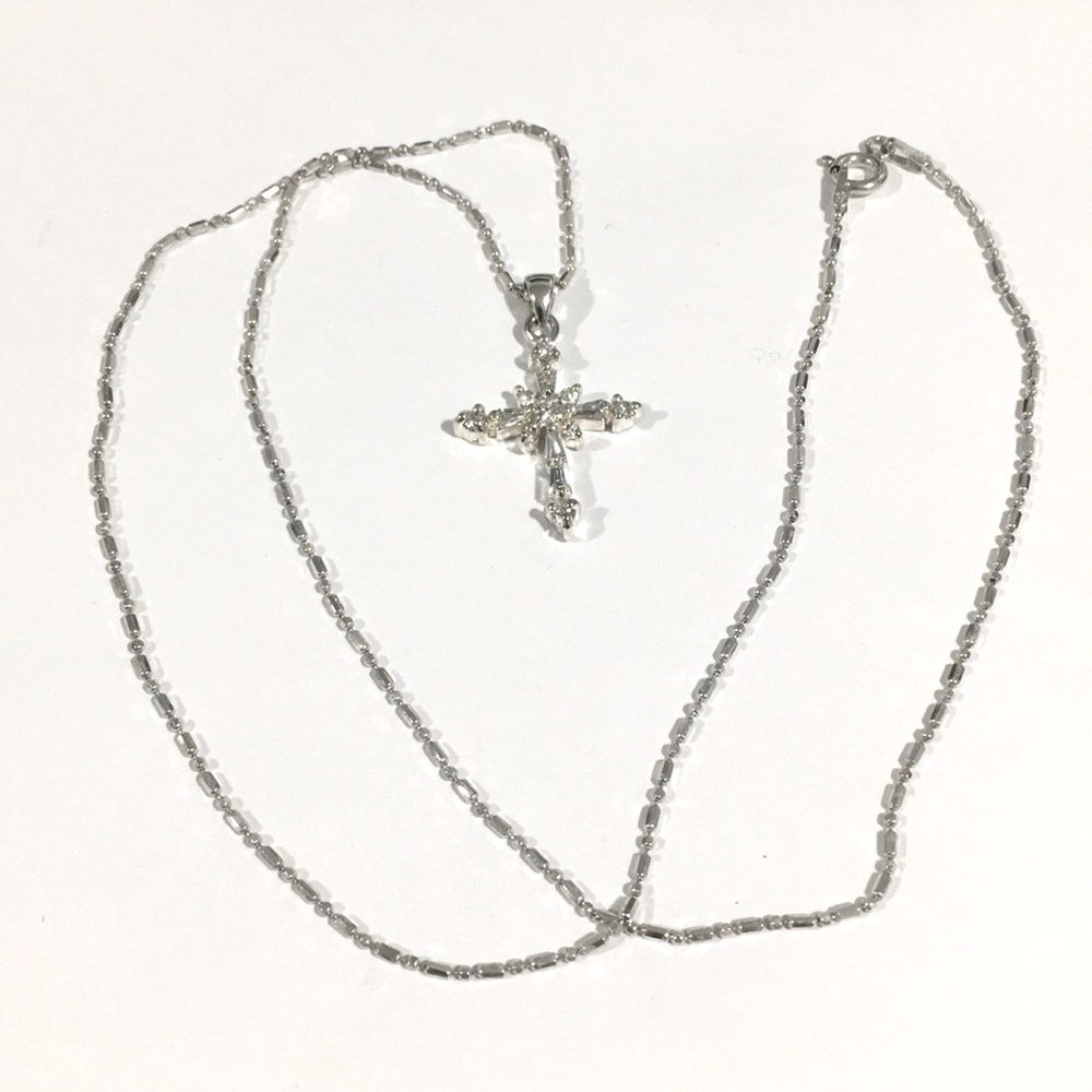 Sterling Silver Cross With Shiny Cz Stones & Chain